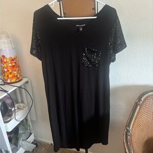 NWT Cable & Gauge Black Top